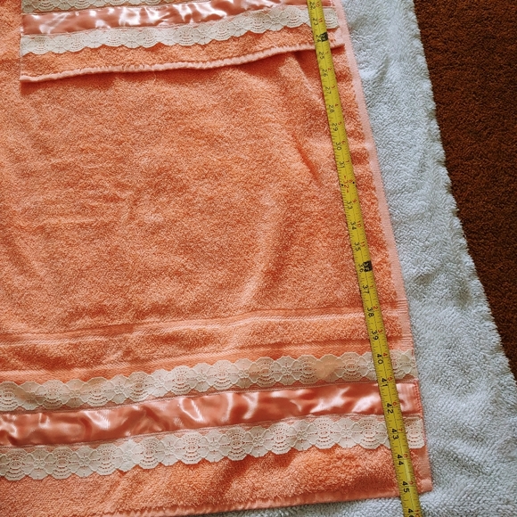 Peach Vintage Bath and Hand Towel Set - Picture 2 of 4